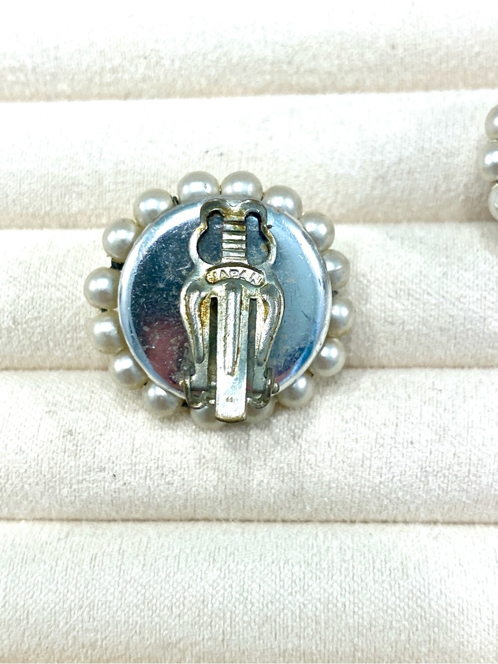 Vintage Japan Pearl Clip On Earrings Cluster Crystal Faux Bead Mid Century - Picture 5 of 6